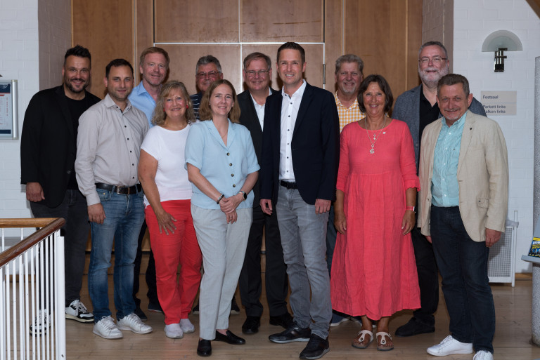 Stellvertretende Landrätin, Bürgermeister und -Kandidaten und die UB Co-Vorsitzende mit Florian Schardt